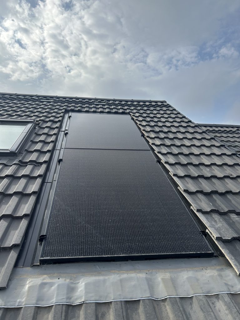 DMEGC in-roof solar panels on new-build homes